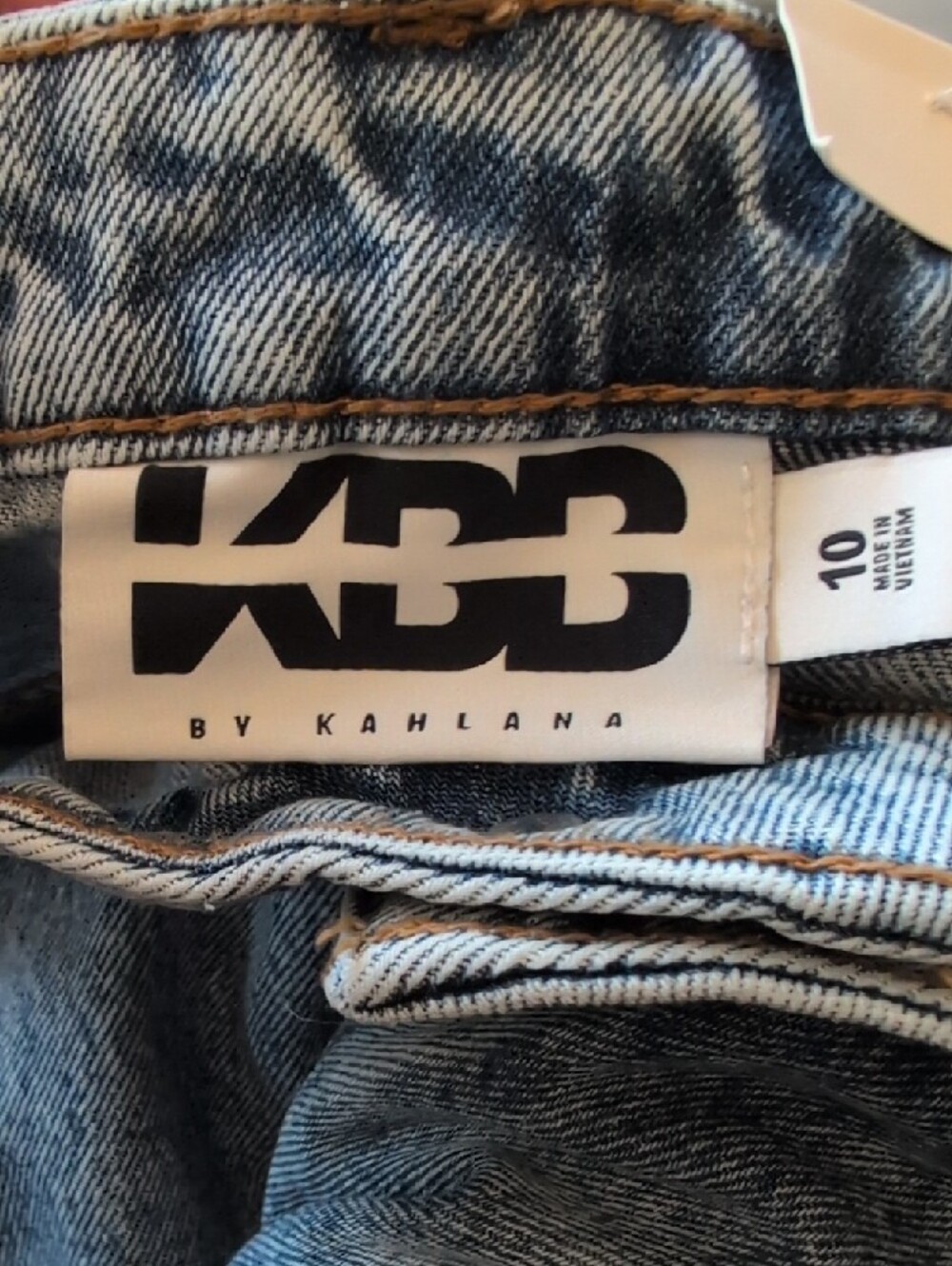 KBB Light Wash Denim Bermuda Shorts - Casual High-Rise Frayed Hem - Picture 4 of 7